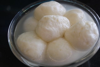 Rasagolla ( White )