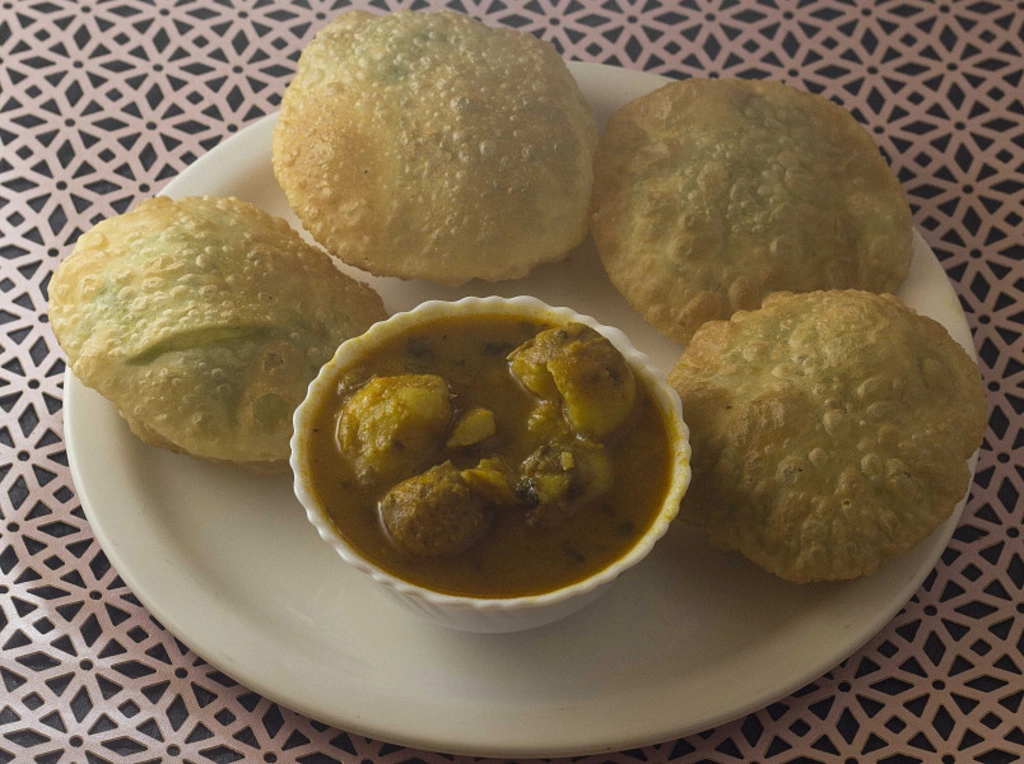 Matarshutir Kachuri With Aloo Dum  [4pcs]  [Buy 1 Get 1]