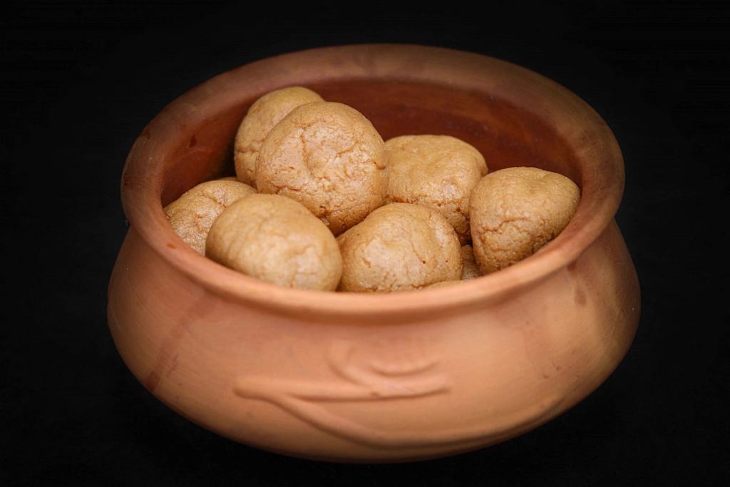 Nolen Gur Rasogolla [2pcs]
