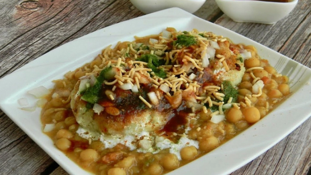 Aloo Tikki Chaat