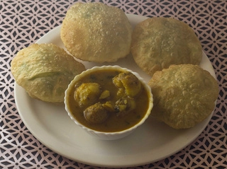 Matarshutir Kachuri With Aloo Dum  [4pcs]  [Buy 1 Get 1]