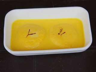 Kesar Rasmalai [4 Pcs]