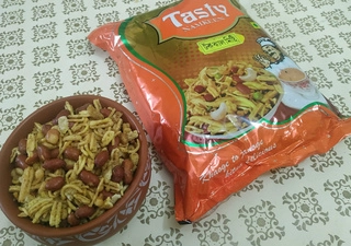Chanachur Tok Jhal Misti (Bengali Farsan) [500 Gm]