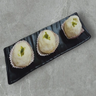 Malai Rasogolla (2 Pcs)