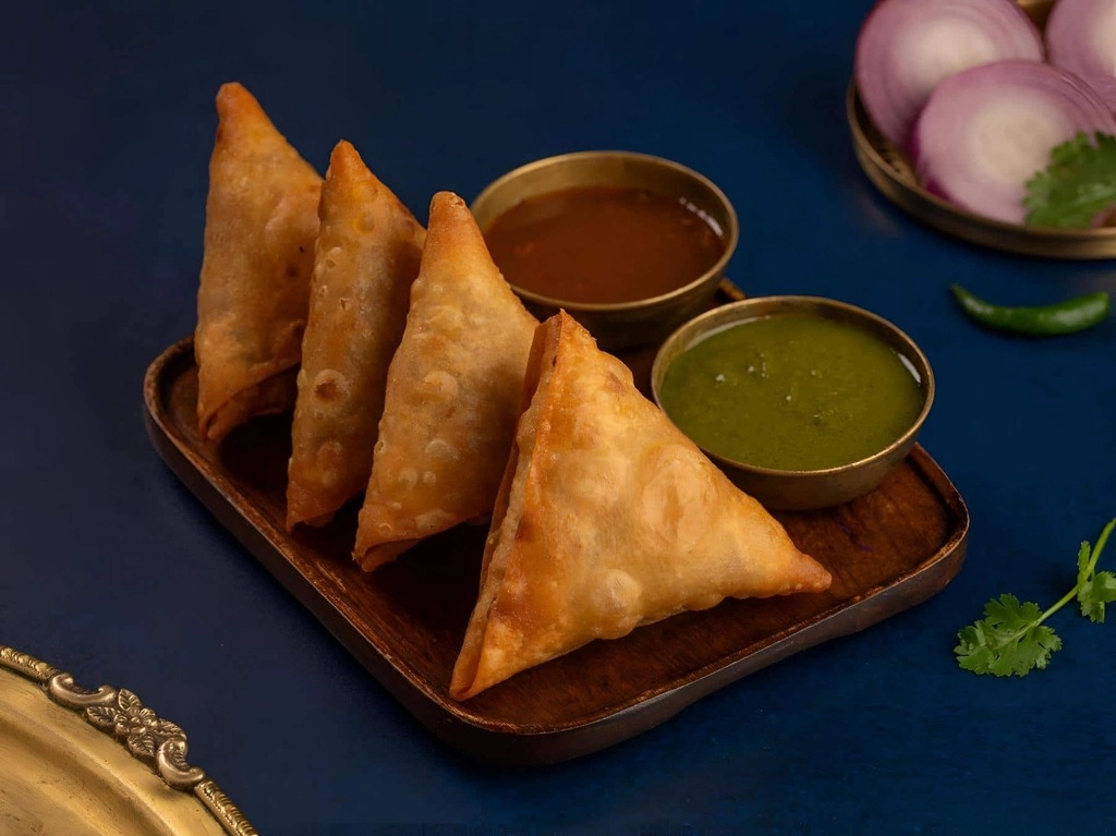 Mini Onion Samosa [4 Pieces]