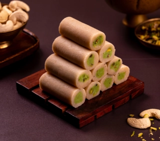 KAJU PISTA ROLL