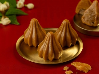 Jaggery Kaju Modak