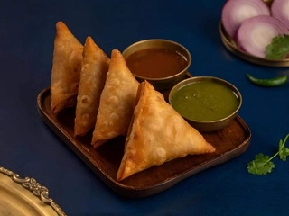 Mini Onion Samosa [4 Pieces]