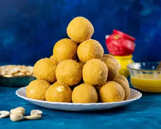 Besan laddu