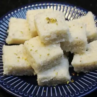 Khopra Paak (Coconut barfi)