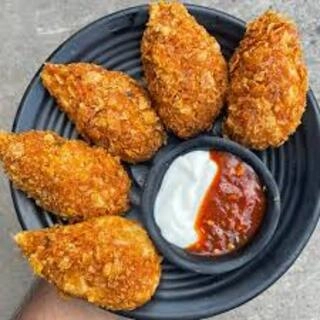kurkure paneer momos (4 piece)