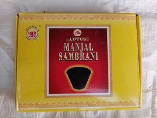 Lotus Manjal Sambrani