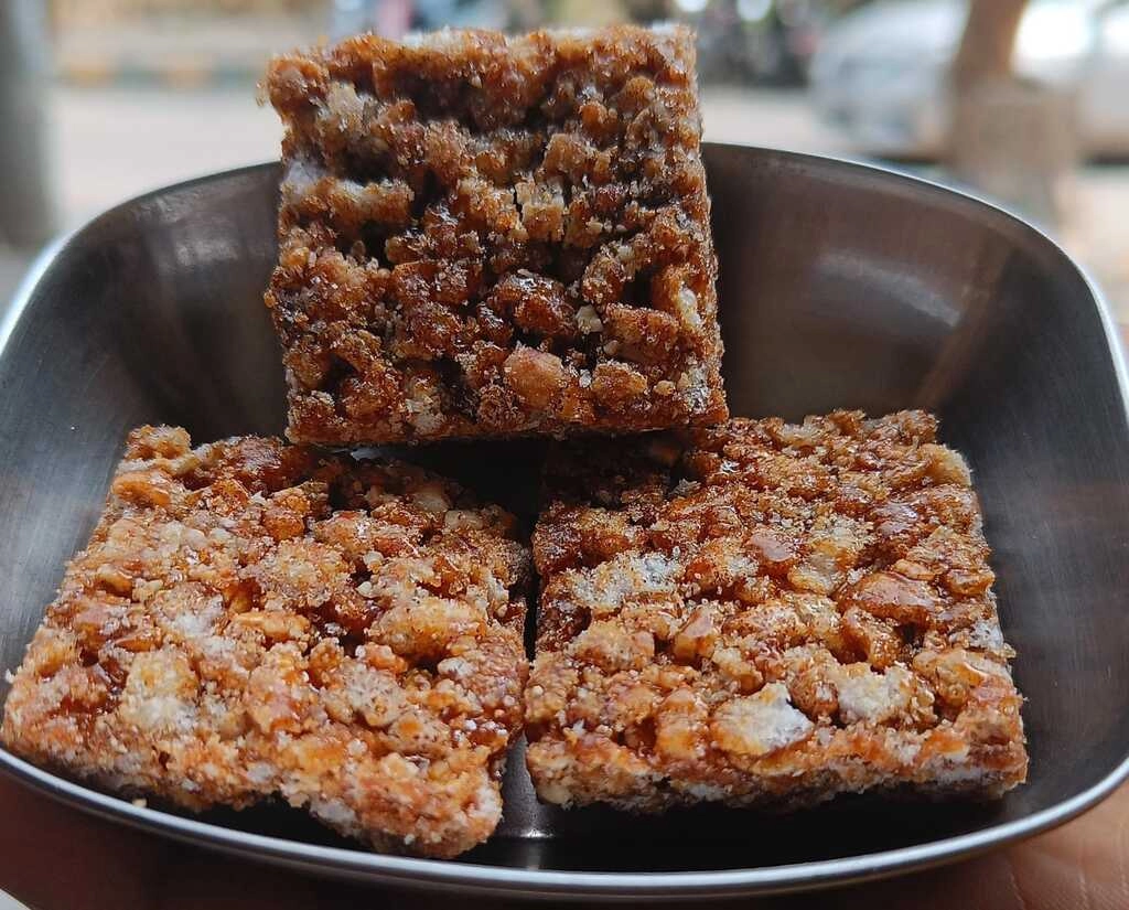 Mappillai Samba Chikki (Red poha)