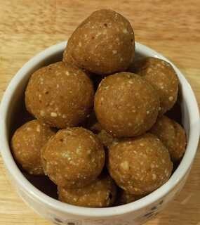 Groundnut laddoo