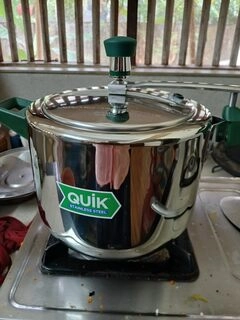 Hawkins Quik Cooker