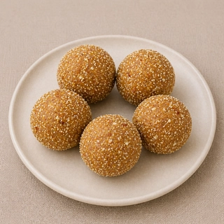 Churma Ladoo (Pure Ghee)
