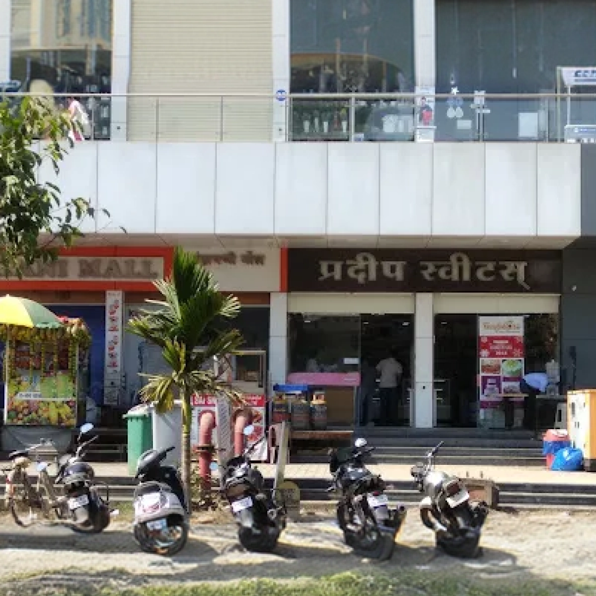 Privia Square, Spine Road