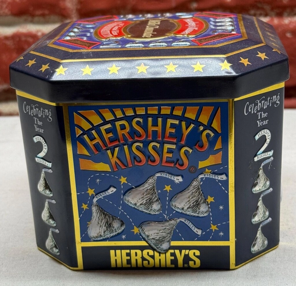 Kisses Tin