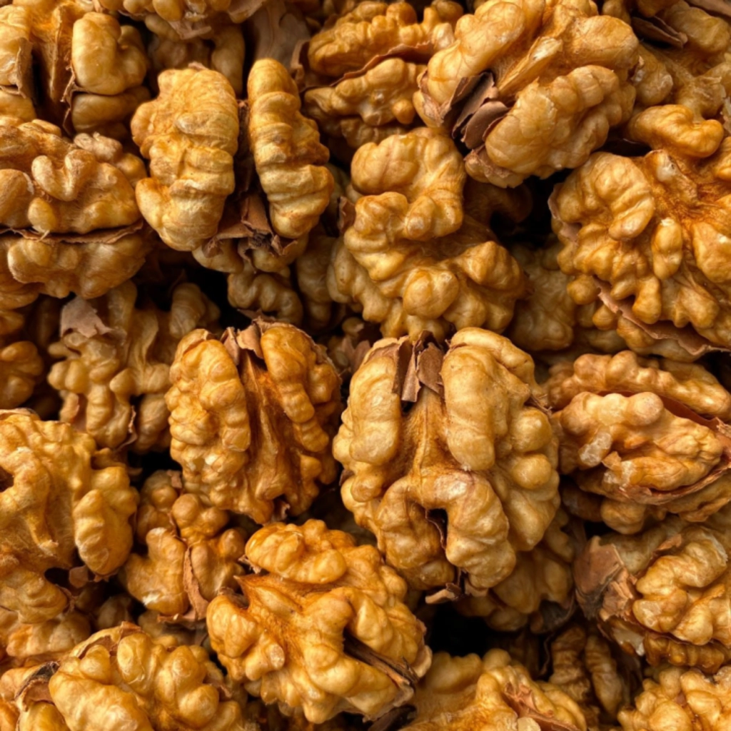 B Four Walnut (Akhrot)