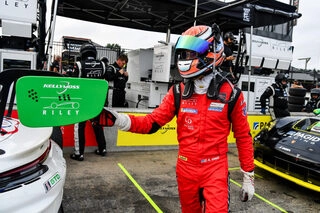 Oura Green Flag Car-perf