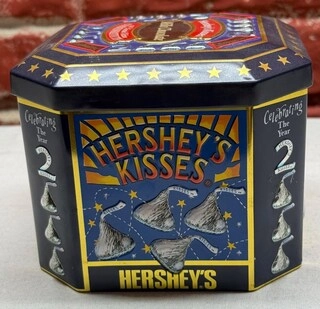 Kisses Tin