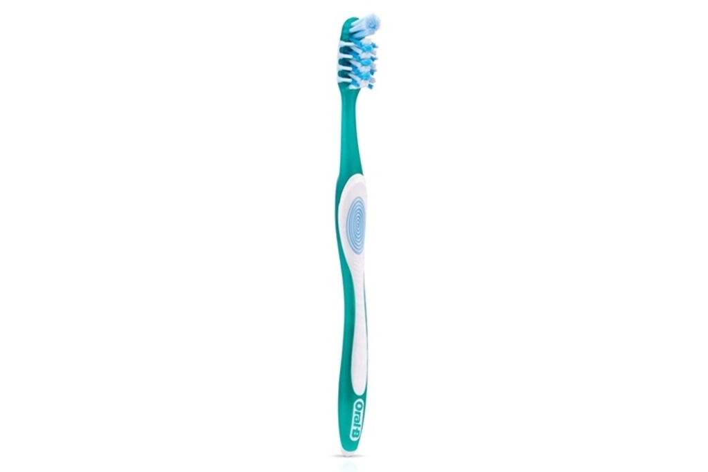 ORAL-B CRISS CROSS SOFT 90% GERMS FREE TOOTH BRUSH 1N