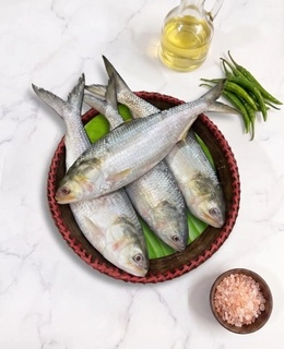 Bangladeshi Hilsa/Ilish Whole - Round Pc, Head Split 2 Pcs, With Tail (500-900gm)