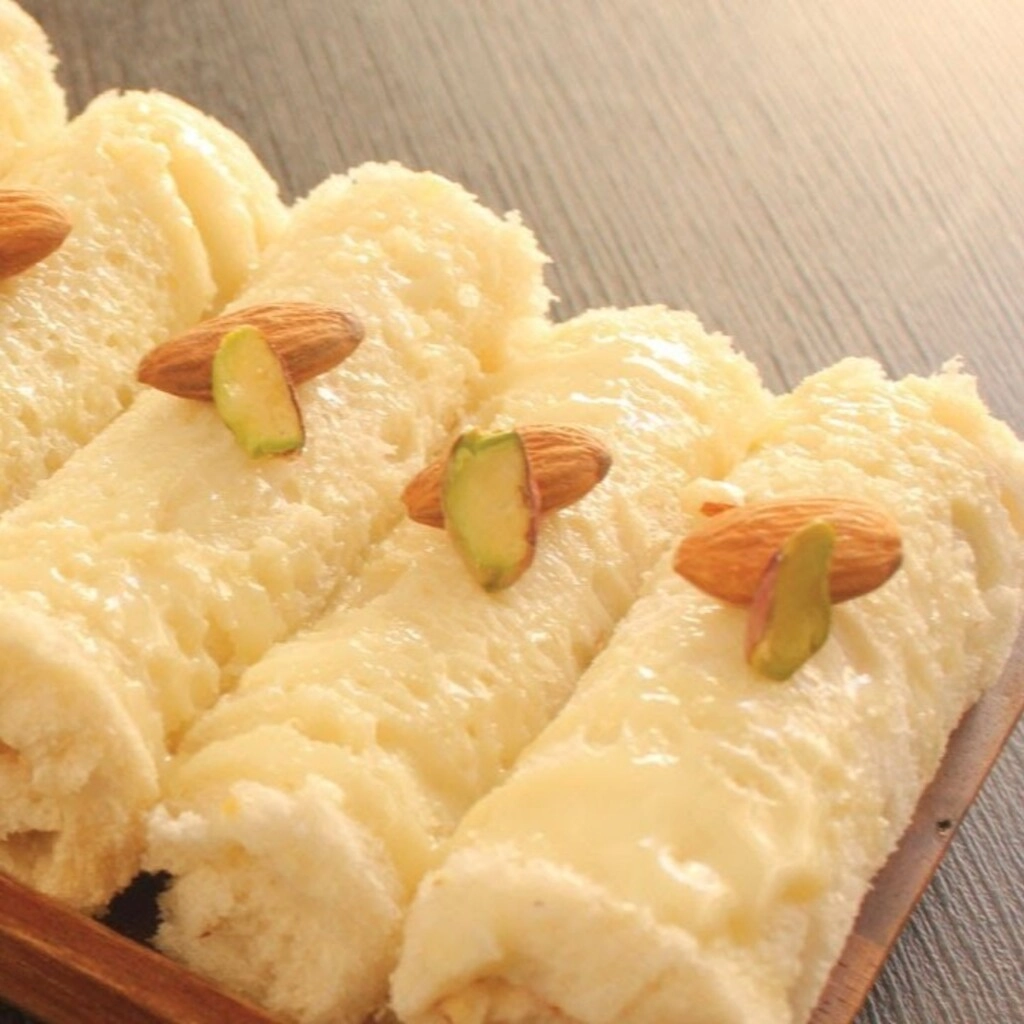 Litchi Malai Roll