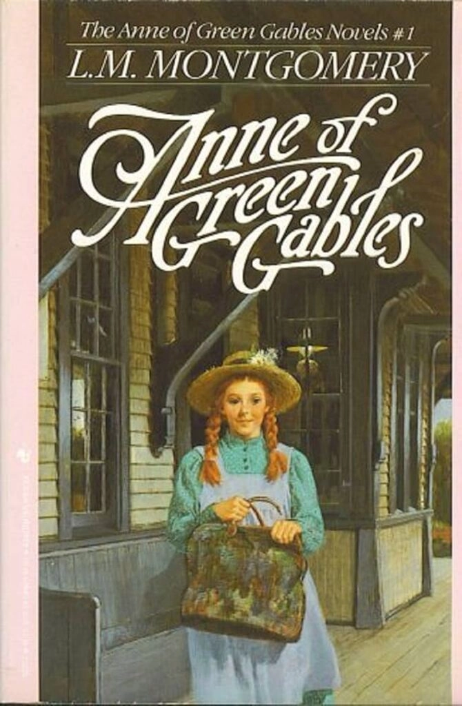 Anne of green cables (used,paper back,good condition)