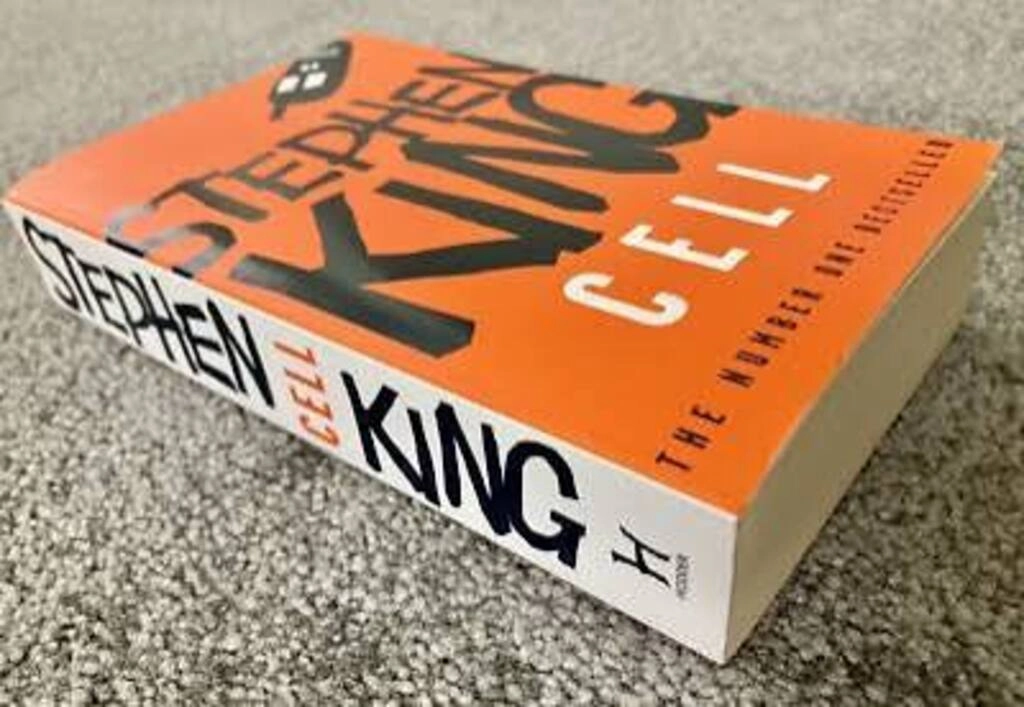 CELL (used,paper back, good condition)
