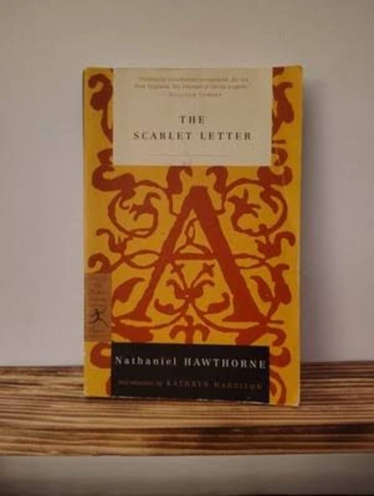 The scarlet letter (used,paper back, good condition)