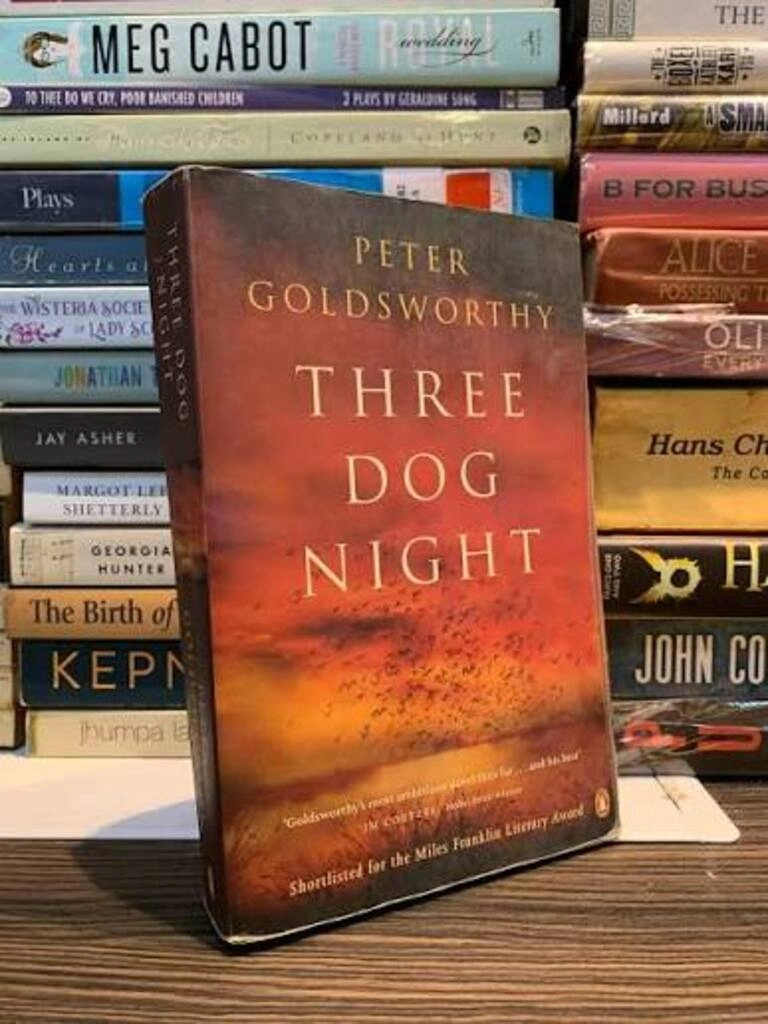 Three dog night (used,paper back, good condition)