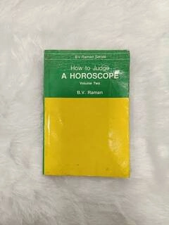 hoe to judge a horoscope (used,paper back, good condition)