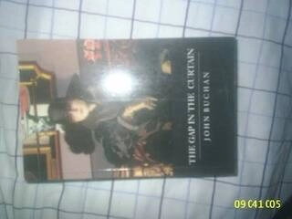 The gap in the curtain (used,paper back, good condition)