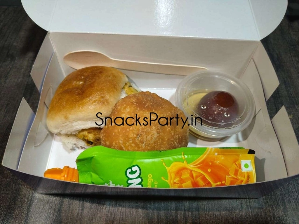 Kachori Vada Pav Combo