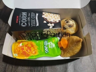 Aloo samosa, Pop corn, Chocolate Muffin,Paperboat juice combo