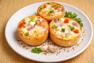 Cheese Garlic Bread with toppings- 1pc