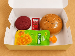 Burger,Red velvet cupcake, Paperboat juice Combo