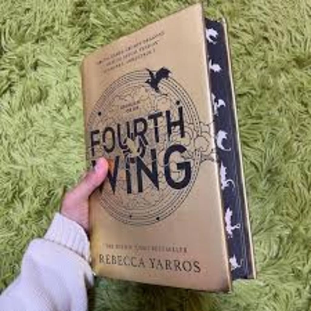 FOURTH WING Hardcover  Sprayed edges